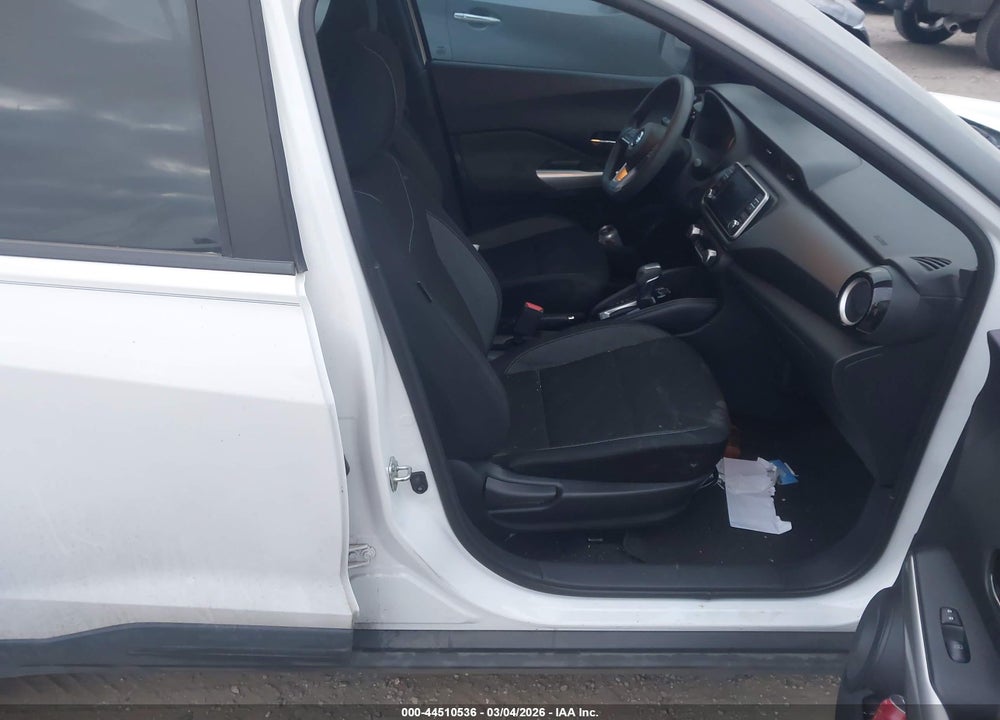 2018 NISSAN KICKS SV VIN: 3N1CP5CU2JL541627