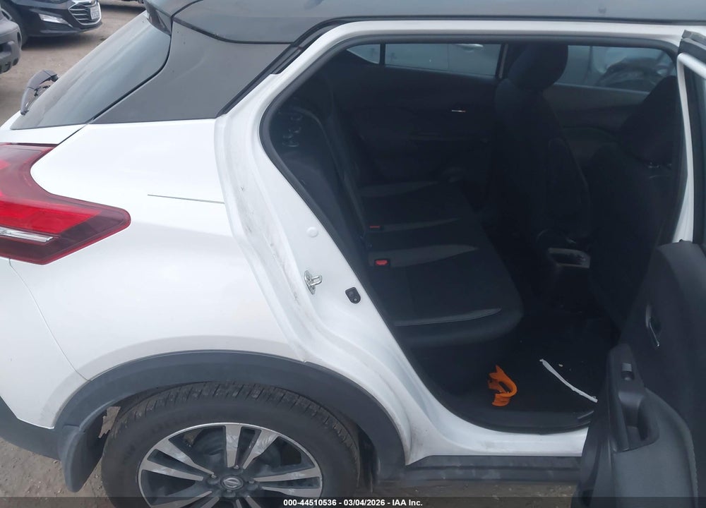 2018 NISSAN KICKS SV VIN: 3N1CP5CU2JL541627