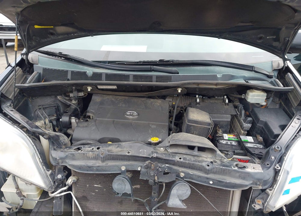 2014 TOYOTA SIENNA XLE V6 8 PASSENGER VIN: 5TDYK3DC5ES455126