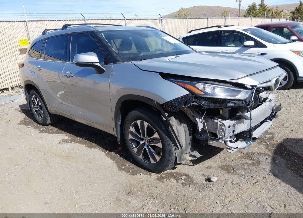 2020 TOYOTA HIGHLANDER XLE VIN: 5TDHZRBH6LS024904