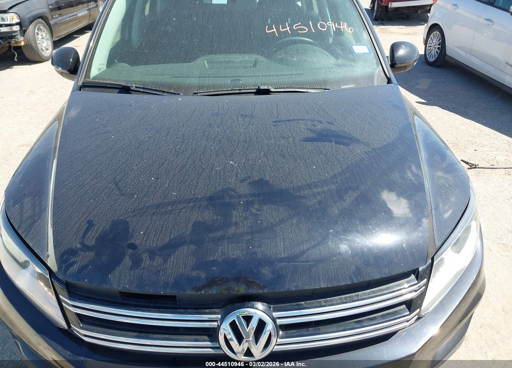 2017 VOLKSWAGEN TIGUAN VIN: WVGAV7AX9HK052930