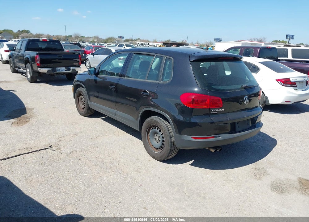 2017 VOLKSWAGEN TIGUAN VIN: WVGAV7AX9HK052930