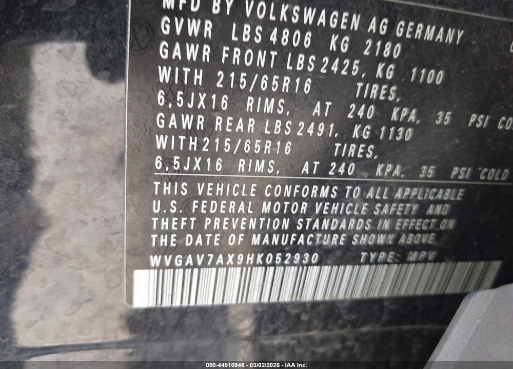 2017 VOLKSWAGEN TIGUAN VIN: WVGAV7AX9HK052930