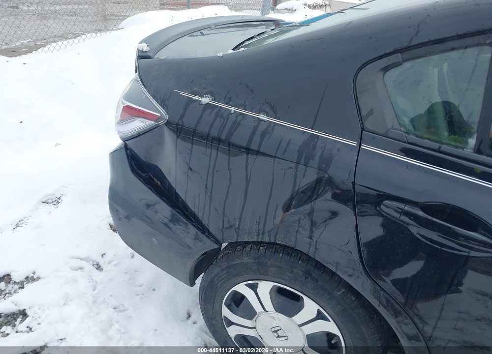2013 HONDA CIVIC HYBRID VIN: 19XFB4F27DE000529