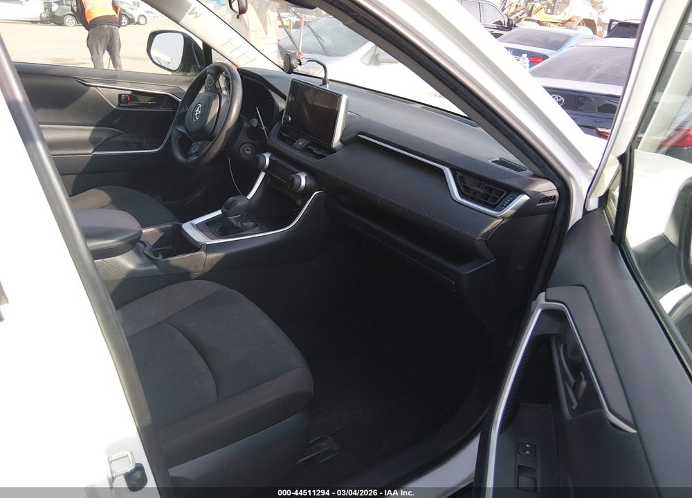 2024 TOYOTA RAV4 LE VIN: JTMK1RFV4RD118250