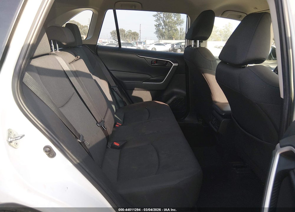 2024 TOYOTA RAV4 LE VIN: JTMK1RFV4RD118250