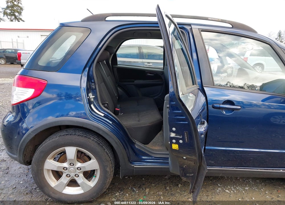 2011 SUZUKI SX4 PREMIUM/TECH VALU PKG (NAV) VIN: JS2YB5A32B6305377
