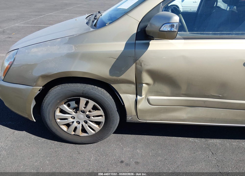 2011 KIA SEDONA LX VIN: KNDMG4C75B6406868