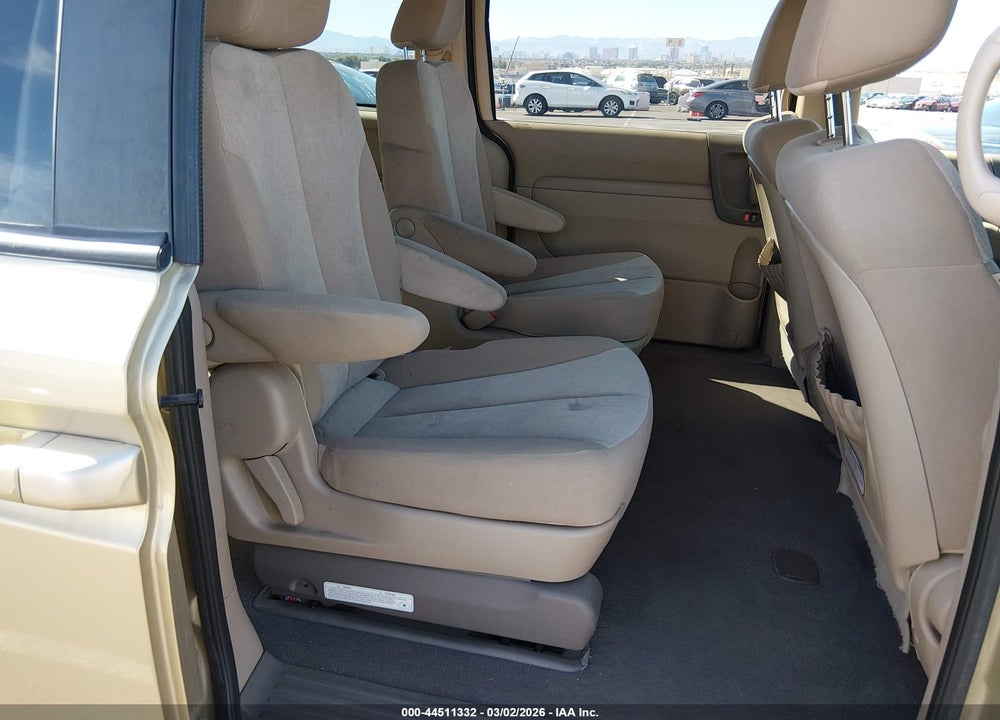 2011 KIA SEDONA LX VIN: KNDMG4C75B6406868
