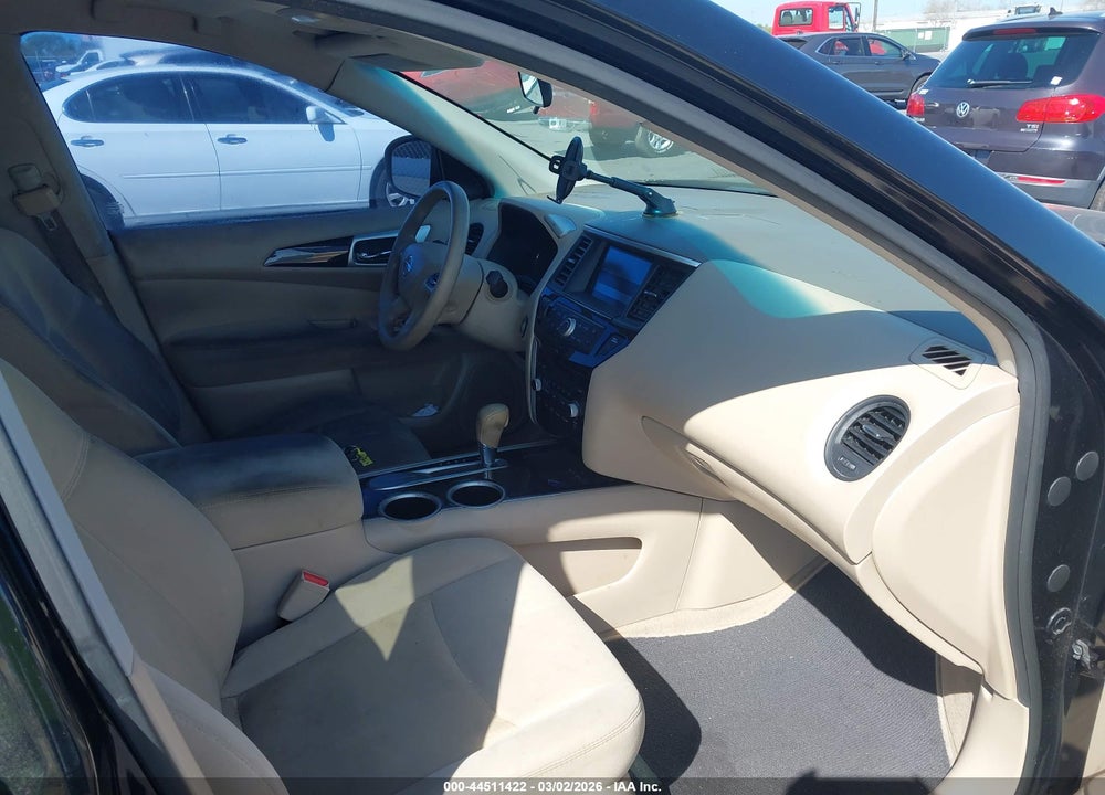 2014 NISSAN PATHFINDER S VIN: 5N1AR2MN0EC655059