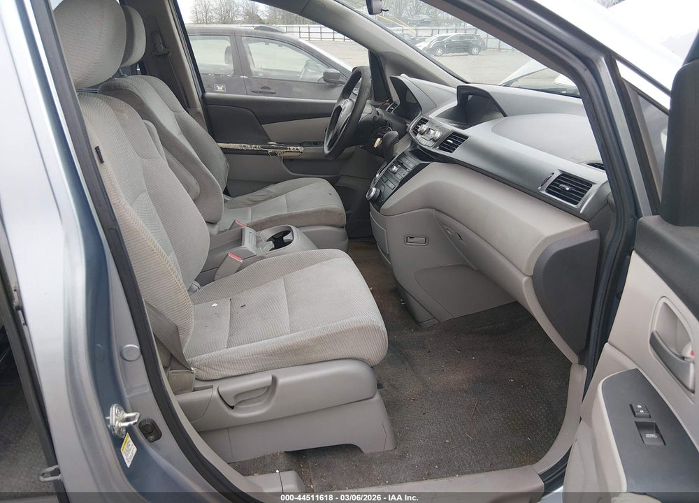 2011 HONDA ODYSSEY EX VIN: 5FNRL5H42BB086015