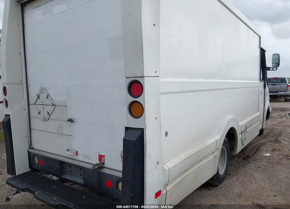 2013 ISUZU COMMERCIAL VAN VIN: JALB4T172D7W00363