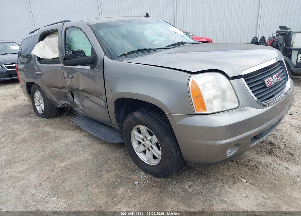 2008 GMC YUKON SLE VIN: 1GKFC13J48R230518