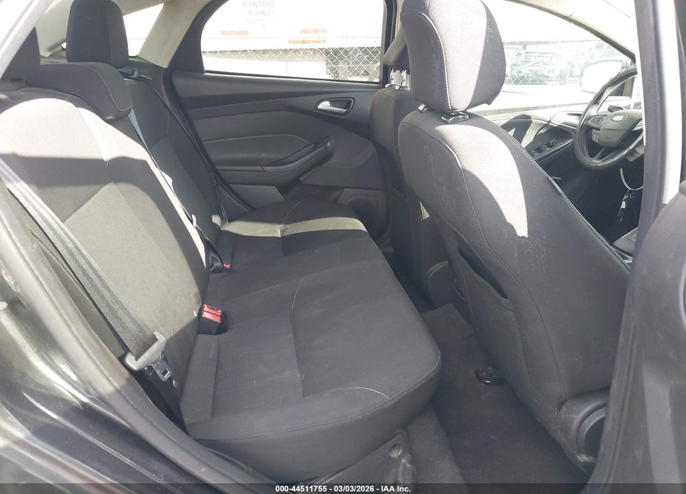 2016 FORD FOCUS SE VIN: 1FADP3F21GL391181