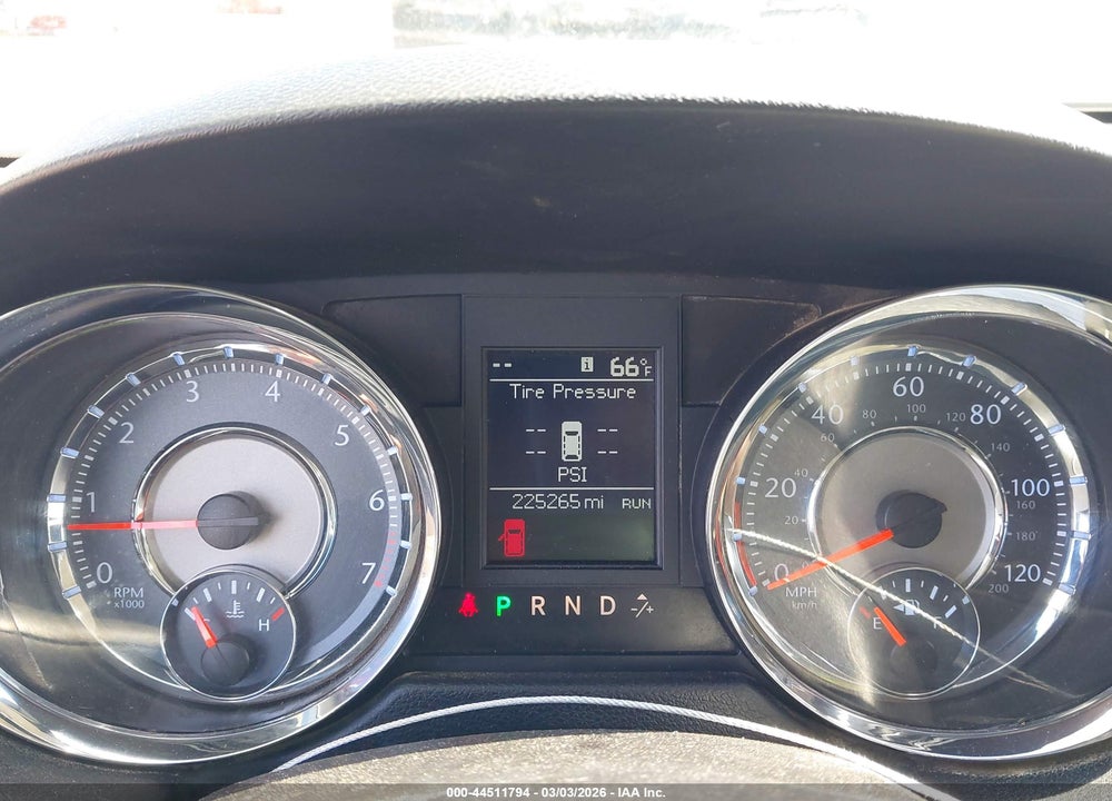 2011 CHRYSLER TOWN & COUNTRY TOURING-L VIN: 2A4RR8DG4BR614362