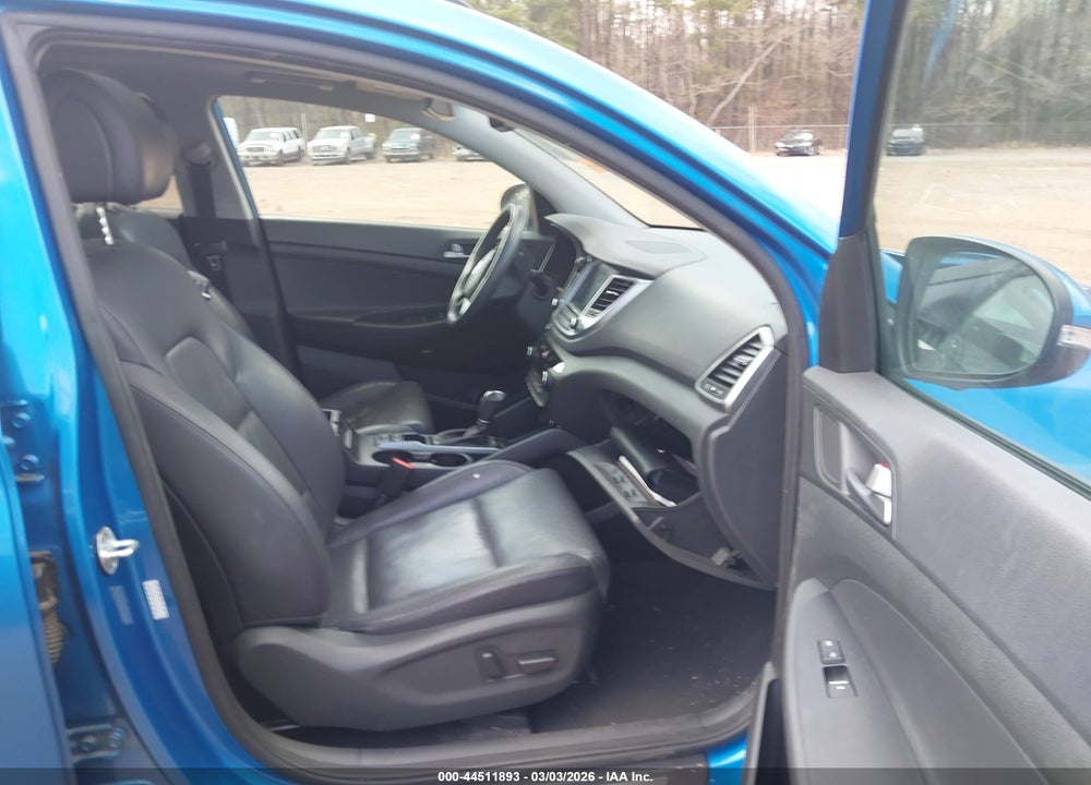 2017 HYUNDAI TUCSON LIMITED VIN: KM8J33A21HU382682