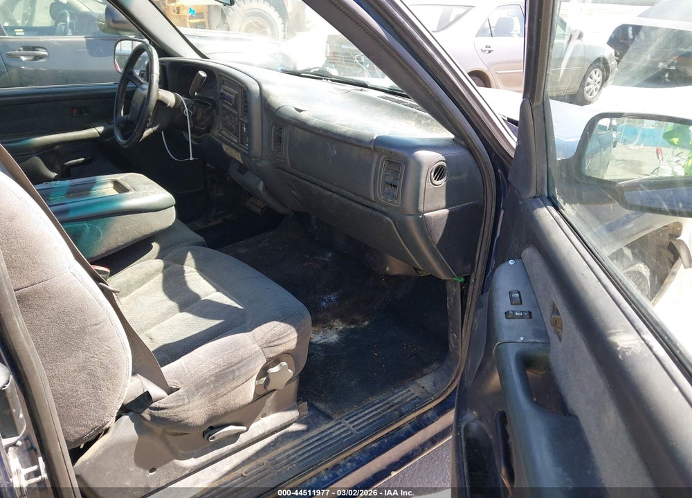 2000 CHEVROLET SILVERADO 1500 LS VIN: 1GCEC19V0YZ364377