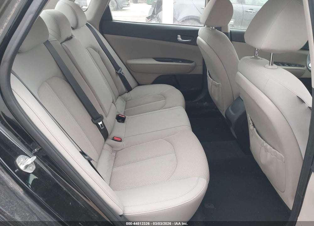 2017 KIA OPTIMA LX VIN: 5XXGT4L36HG167024