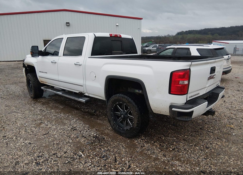 2015 GMC SIERRA 2500HD DENALI VIN: 1GT120E86FF554274