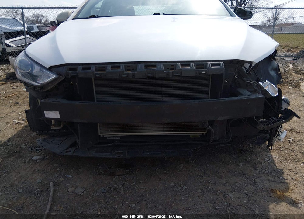 2018 HYUNDAI ELANTRA SEL VIN: 5NPD84LF5JH330187