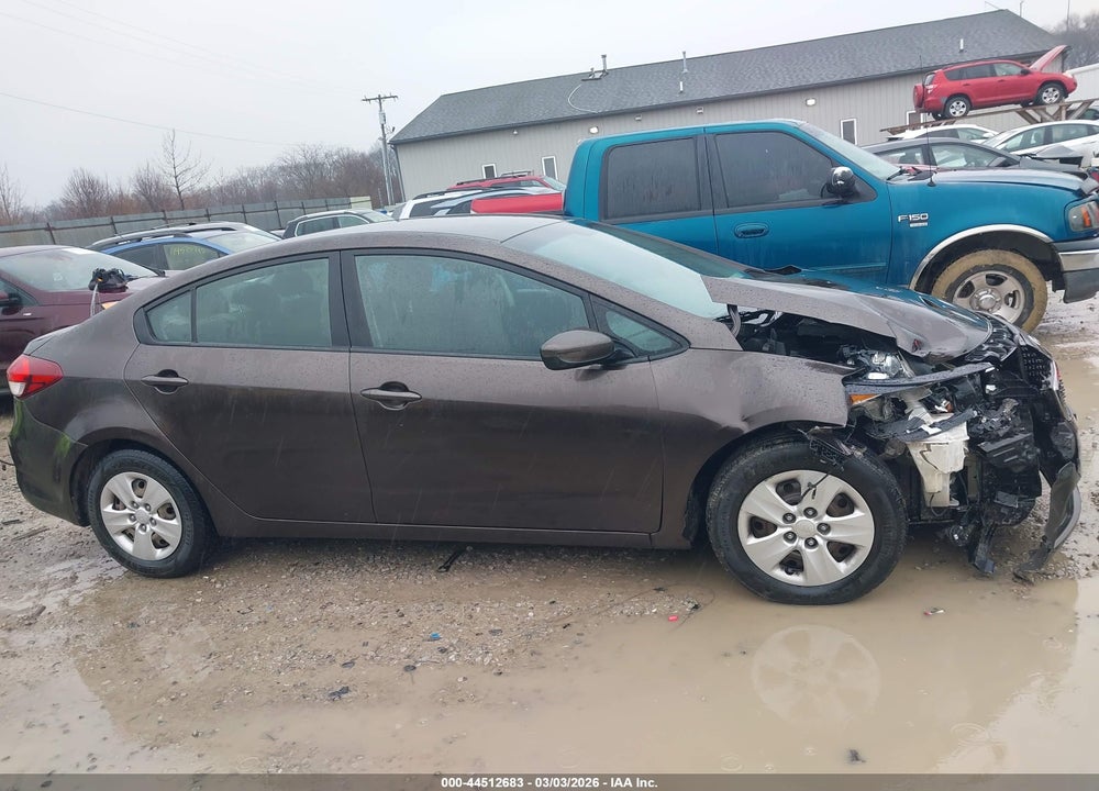 2018 KIA FORTE LX VIN: 3KPFK4A77JE189620