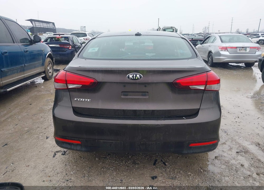 2018 KIA FORTE LX VIN: 3KPFK4A77JE189620