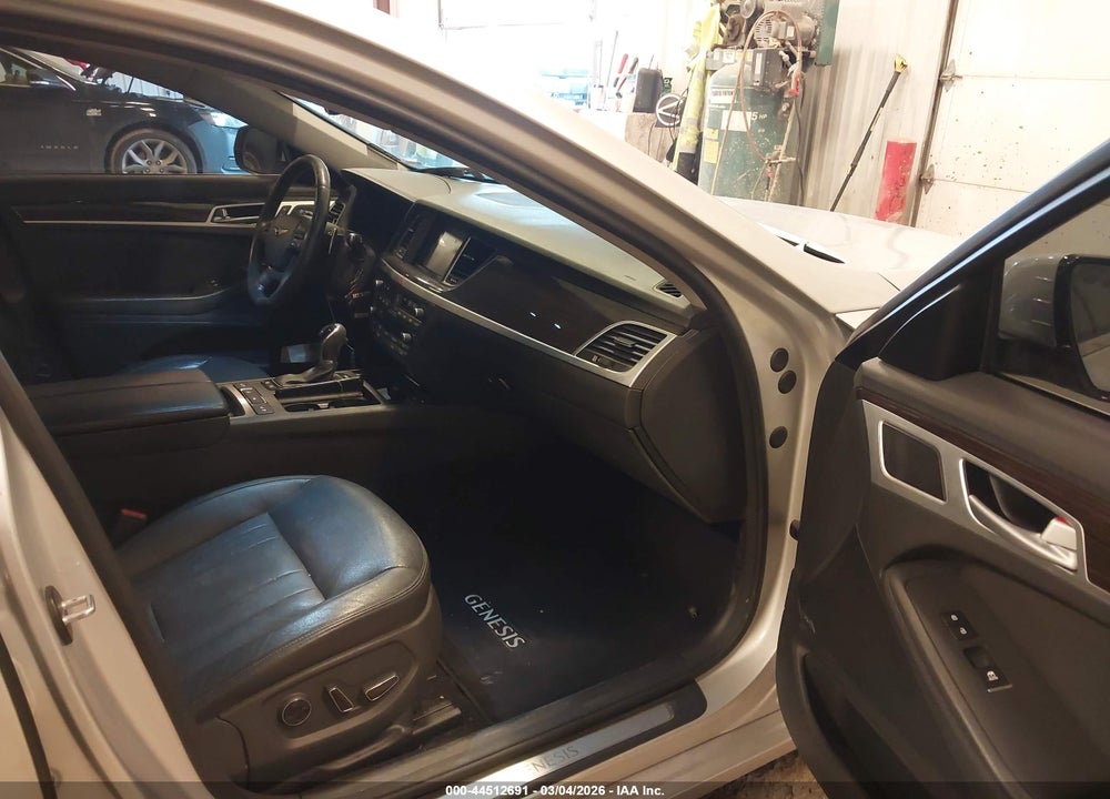 2017 GENESIS G80 3.8 VIN: KMHGN4JE2HU186044