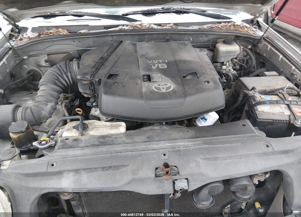 2005 TOYOTA 4RUNNER SR5 V6 VIN: JTEBU14R858037085