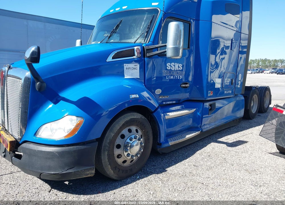 2020 KENWORTH T680 VIN: 1XKYDP9X8LJ317558
