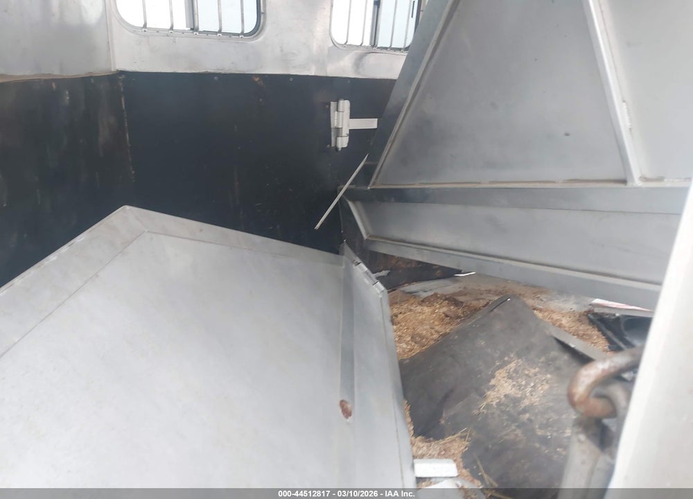 2000 SOONER TRAILER MFG CO LIVESTOCK TRAILER VIN: 48HSA2125Y1003348