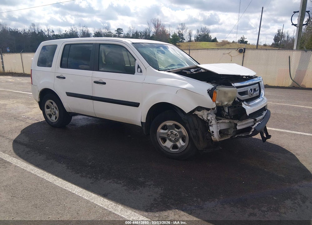 2011 HONDA PILOT LX VIN: 5FNYF3H22BB002765