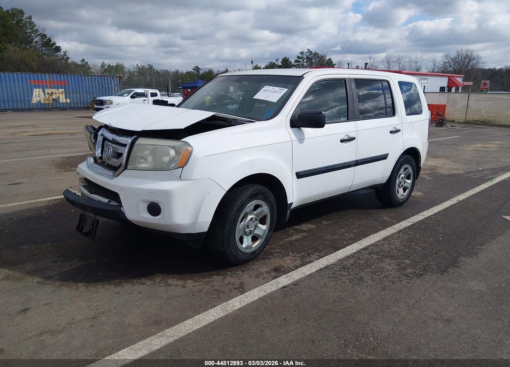2011 HONDA PILOT LX VIN: 5FNYF3H22BB002765
