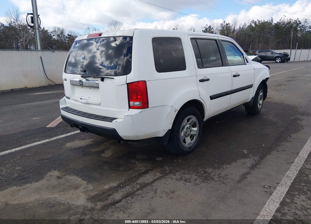 2011 HONDA PILOT LX VIN: 5FNYF3H22BB002765