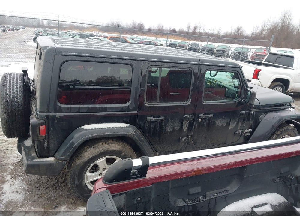 2018 JEEP WRANGLER UNLIMITED SPORT S 4X4 VIN: 1C4HJXDN3JW189661
