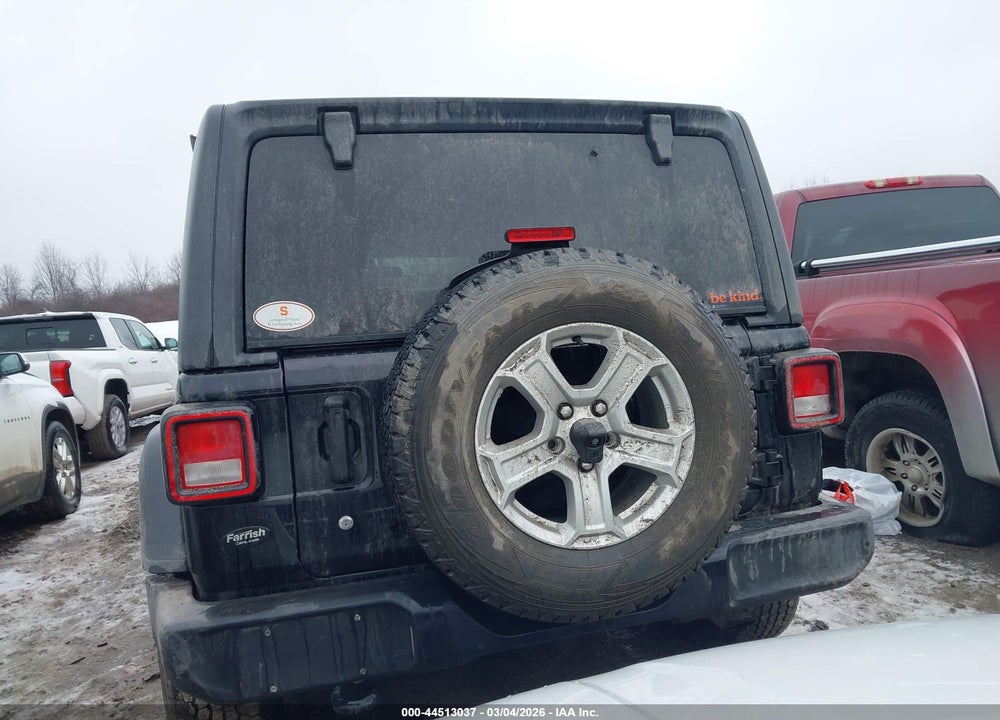 2018 JEEP WRANGLER UNLIMITED SPORT S 4X4 VIN: 1C4HJXDN3JW189661