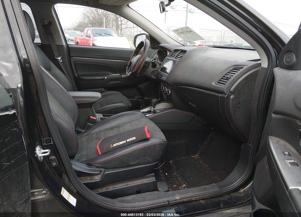 2018 MITSUBISHI OUTLANDER SPORT 2.4 SE VIN: JA4AP3AW9JZ011638