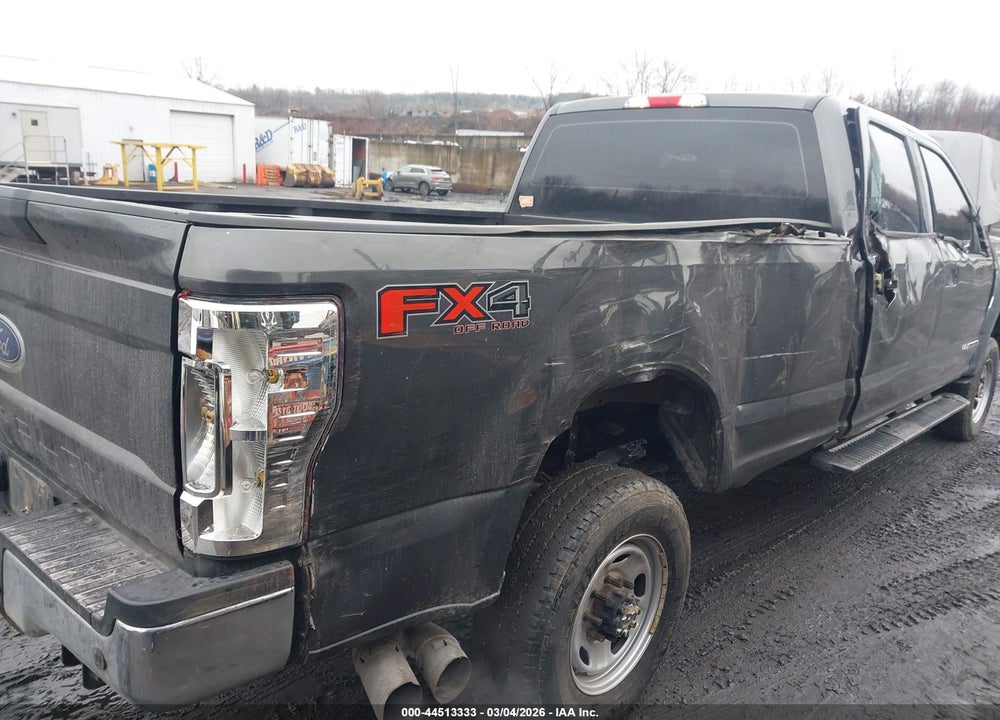 2018 FORD F-350 XL VIN: 1FT8W3BT5JEB40043