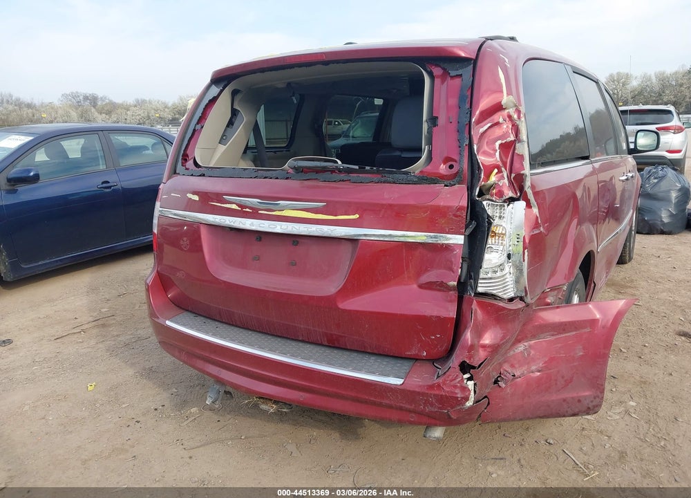 2016 CHRYSLER TOWN & COUNTRY TOURING-L ANNIVERSARY EDITION VIN: 2C4RC1CG3GR104270