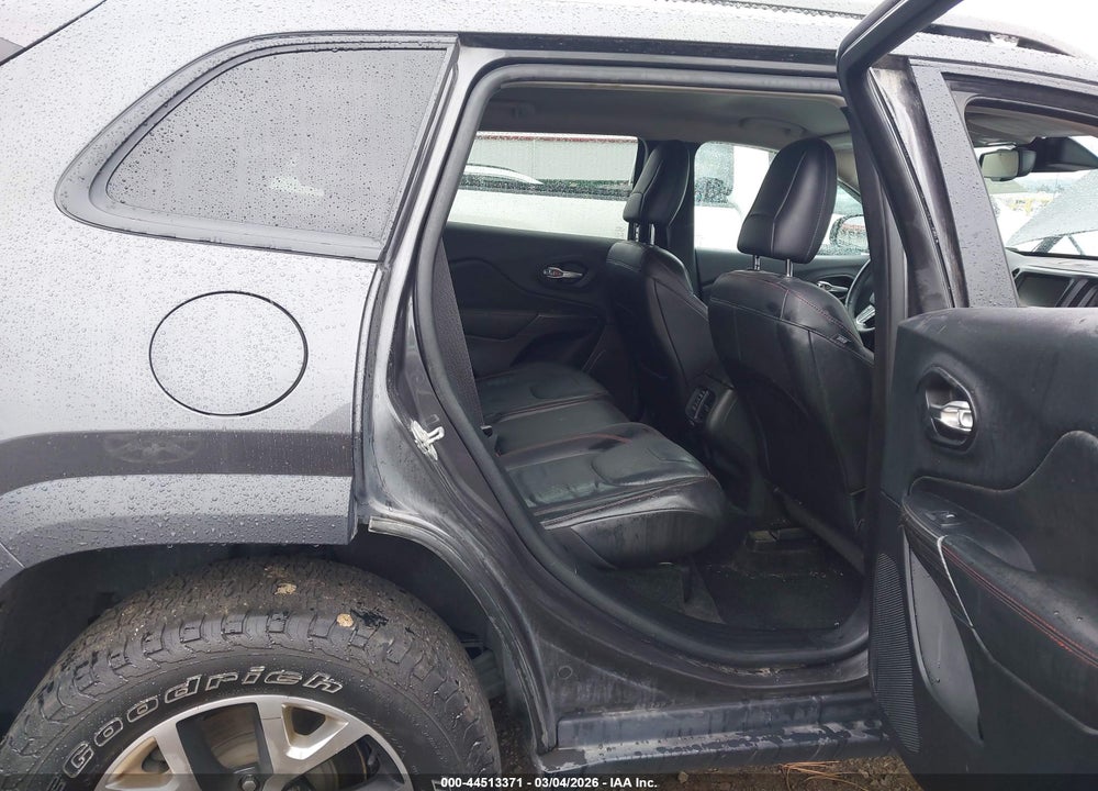 2015 JEEP CHEROKEE TRAILHAWK VIN: 1C4PJMBSXFW614013