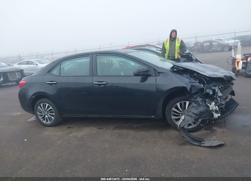 2019 TOYOTA COROLLA XLE VIN: 5YFBURHE5KP923620