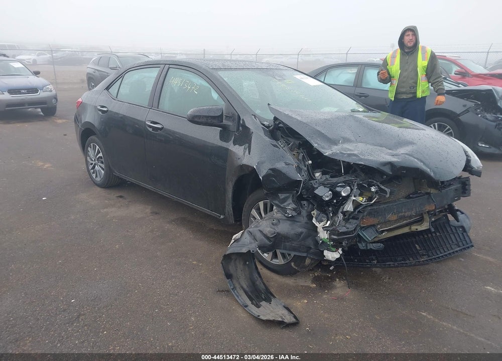 2019 TOYOTA COROLLA XLE VIN: 5YFBURHE5KP923620