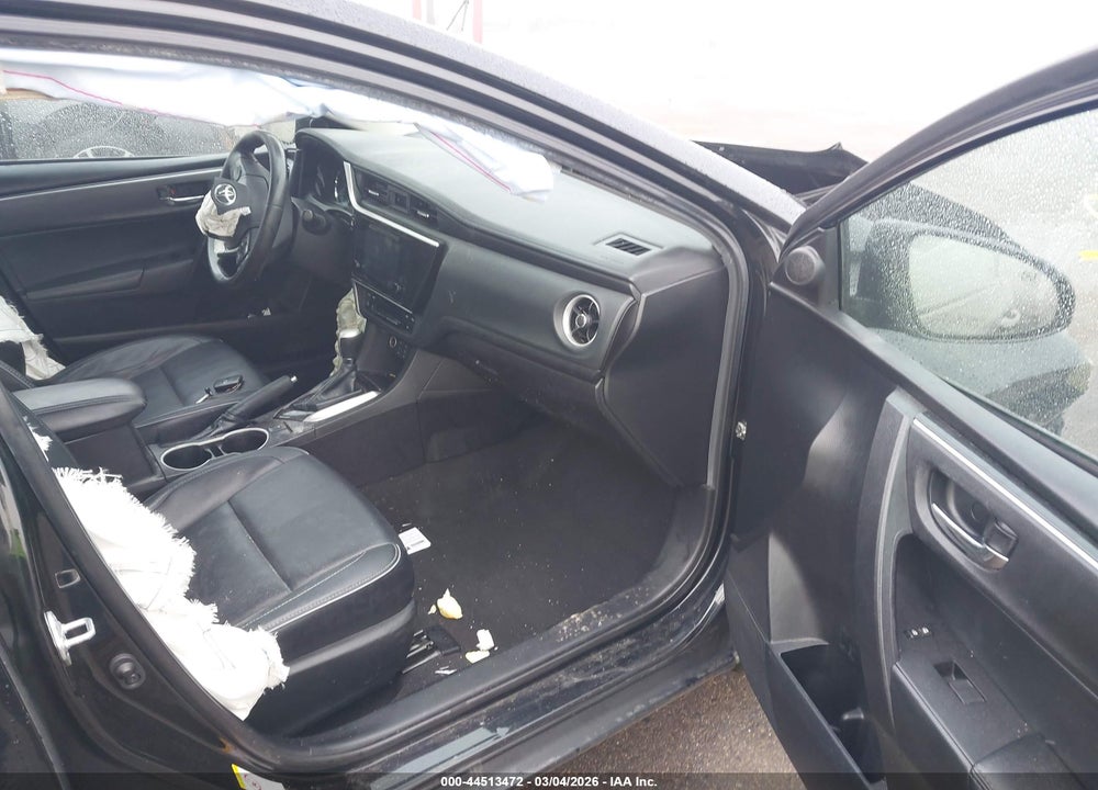 2019 TOYOTA COROLLA XLE VIN: 5YFBURHE5KP923620