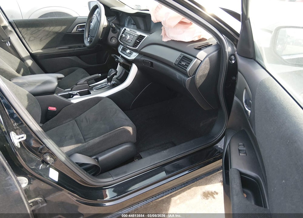 2013 HONDA ACCORD LX VIN: 1HGCR2F30DA183935