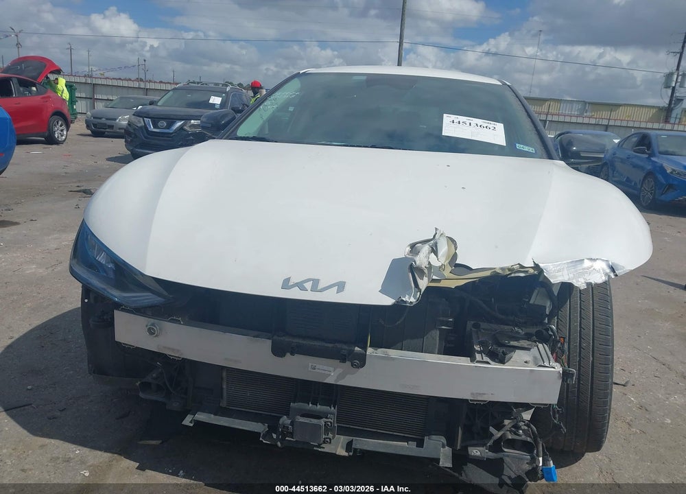 2022 KIA EV6 LIGHT VIN: KNDC34LB1N5045080