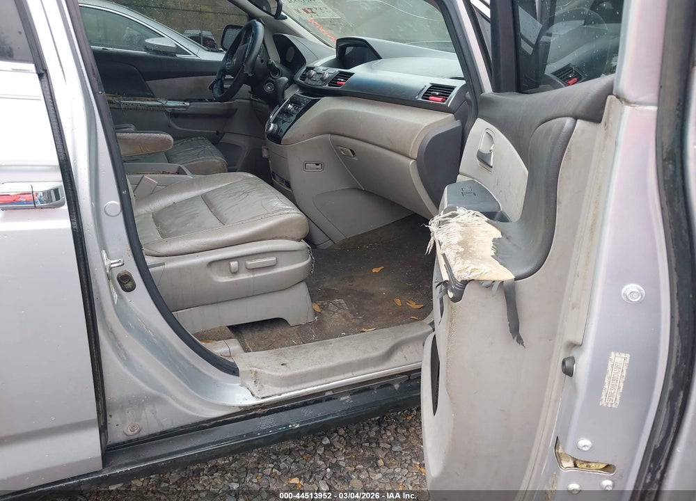 2011 HONDA ODYSSEY EX-L VIN: 5FNRL5H61BB041097
