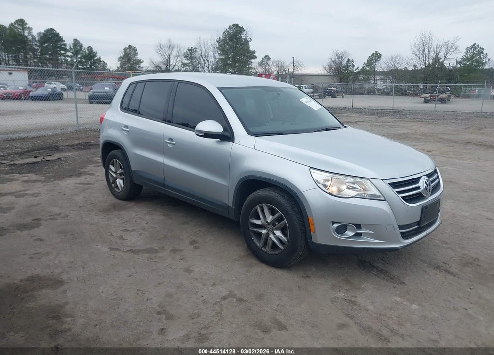 2011 VOLKSWAGEN TIGUAN S VIN: WVGBV7AX3BW531249