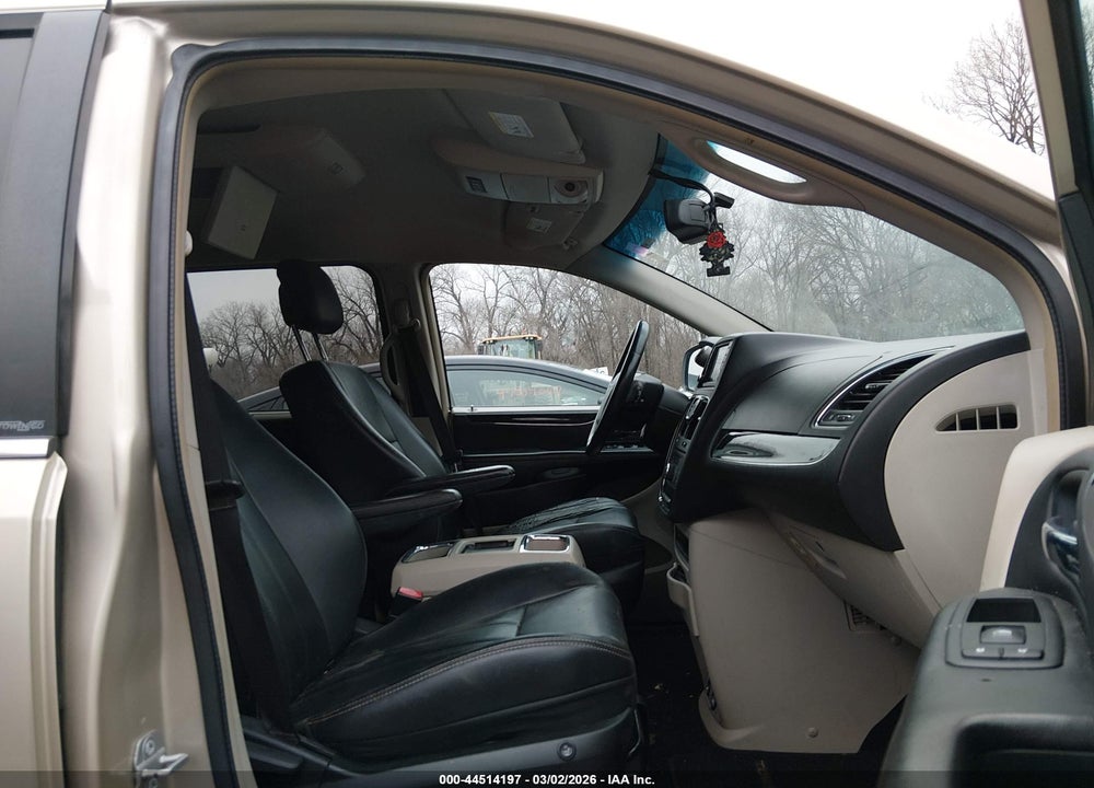 2014 CHRYSLER TOWN & COUNTRY TOURING VIN: 2C4RC1BG4ER274832