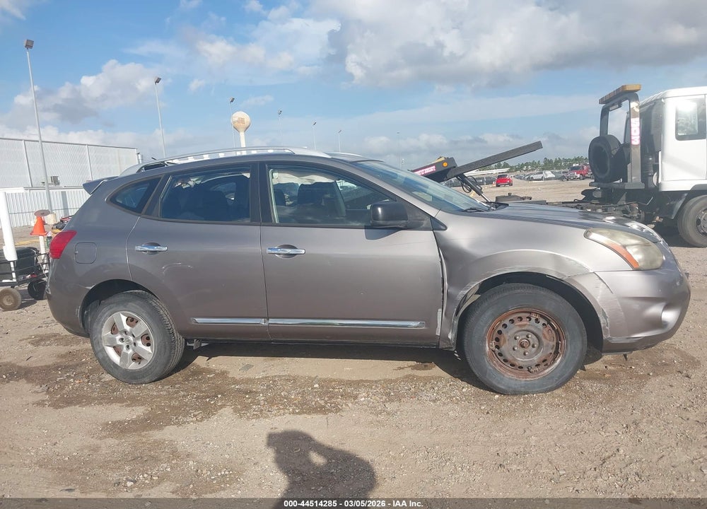 2014 NISSAN ROGUE SELECT S VIN: JN8AS5MT1EW624737