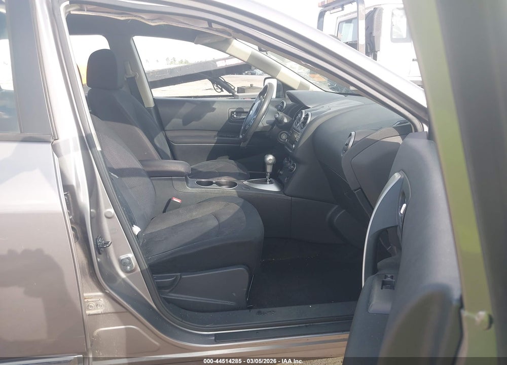 2014 NISSAN ROGUE SELECT S VIN: JN8AS5MT1EW624737