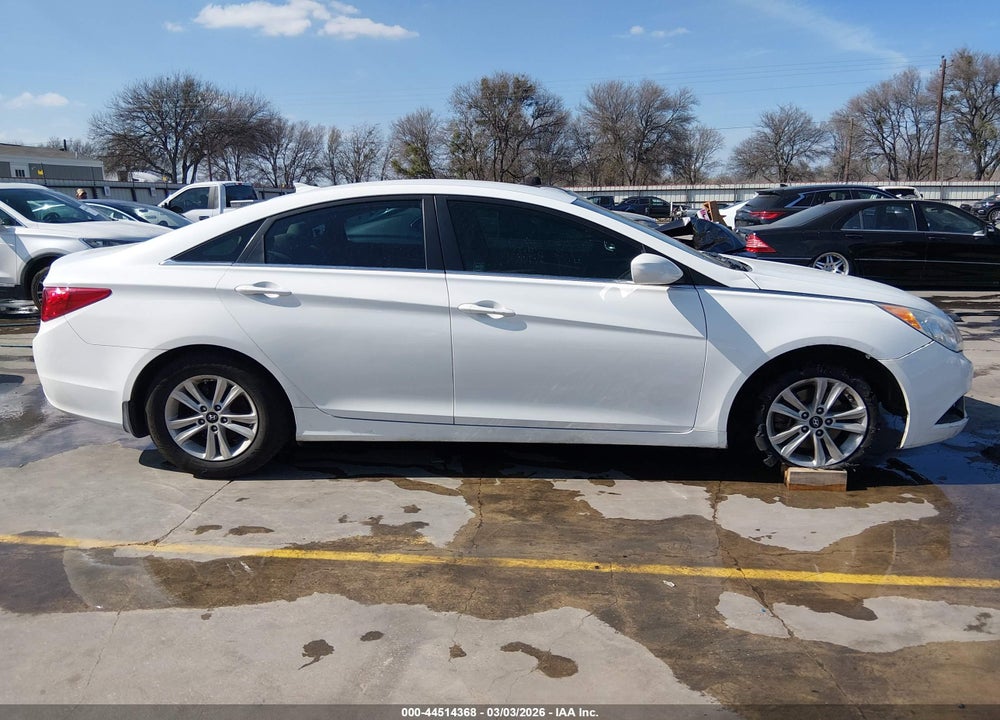 2013 HYUNDAI SONATA GLS VIN: 5NPEB4AC6DH520292